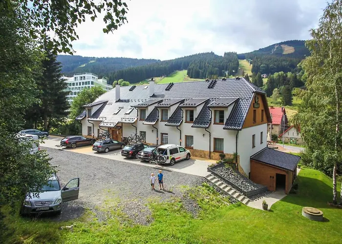 Kosowka Czarna Gora 3*